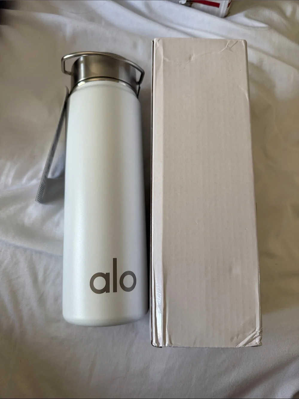 ALO Yoga Matte White Stainless Steel Water Bottle with Silver Lid 709 ml